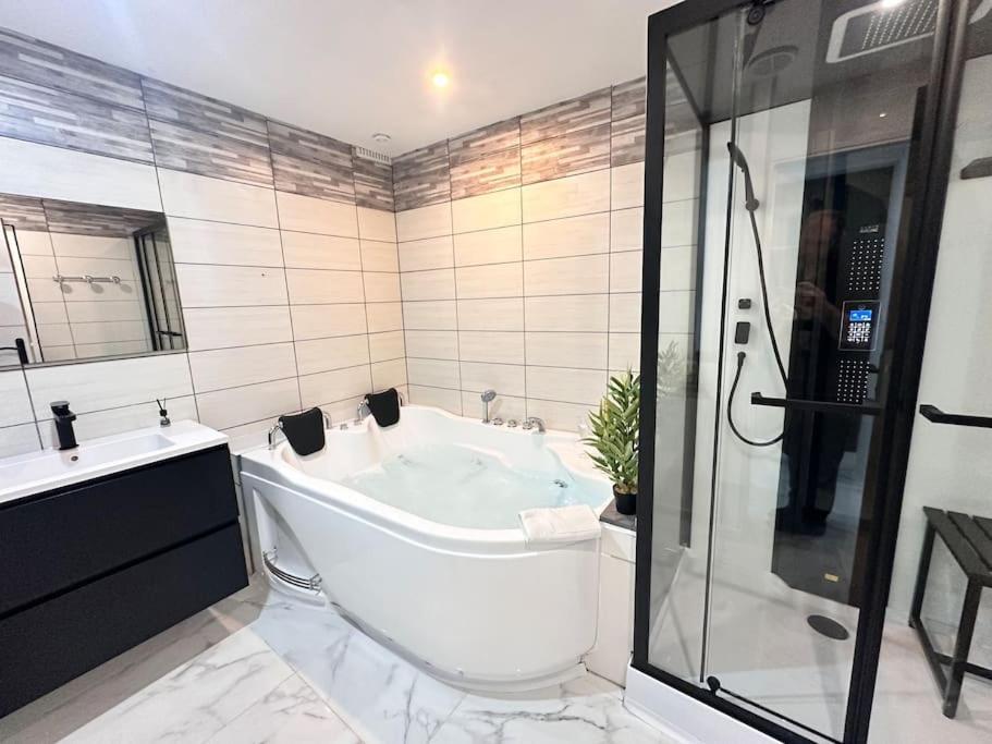 E Servagnat T3 Luxe Avec Sauna Jacuzzi Et Hammam 埃佩尔奈 外观 照片